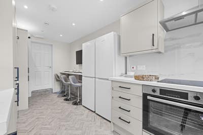 Elegant Rooms W/ Ensuite- 53Rs Main Photo