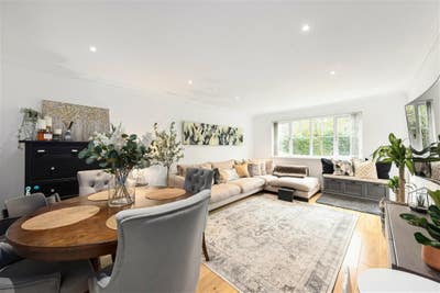 Single room available  Main Photo