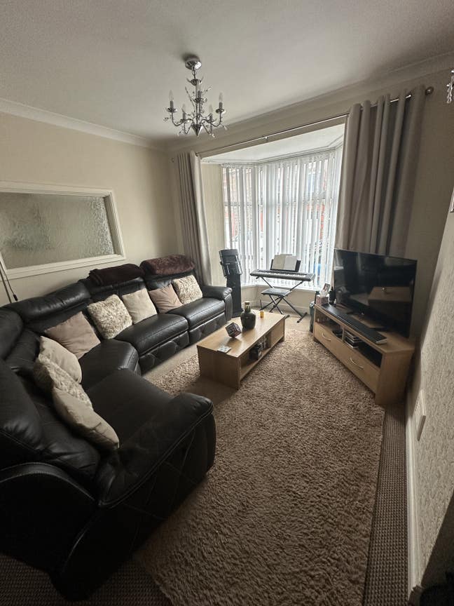 1 double room in spacious house available  Main Photo