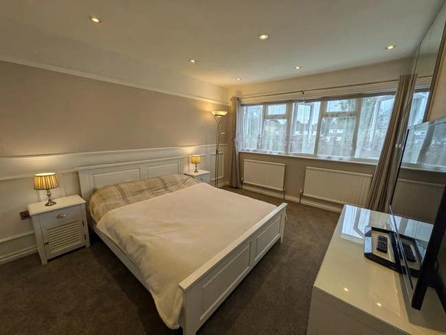 Huge luxury room in Harrow - includes ALL BILLS Main Photo