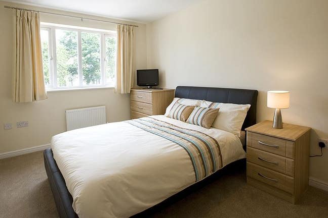 Luxurious Large Double Room fully inclusive Main Photo