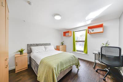 Last Double Room Uob Student Qe  Main Photo