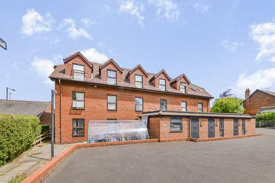 Summer & 26/27 STUDENTS houseshare/ensuite/studios Main Photo