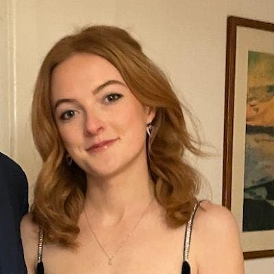 22 year old proffessional looking for house share Main Photo