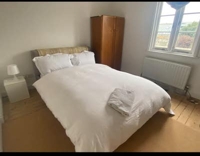 Bright, Doube Room in Leyton Main Photo