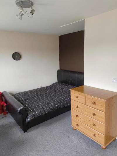 Large Double Bedroom (Bills Included) Main Photo