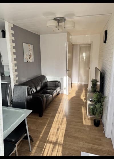 Lovely ensuite  Main Photo