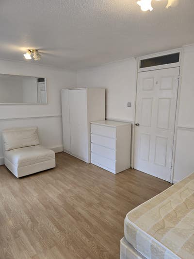 Double Room to Rent – Oval/ Brixton Main Photo