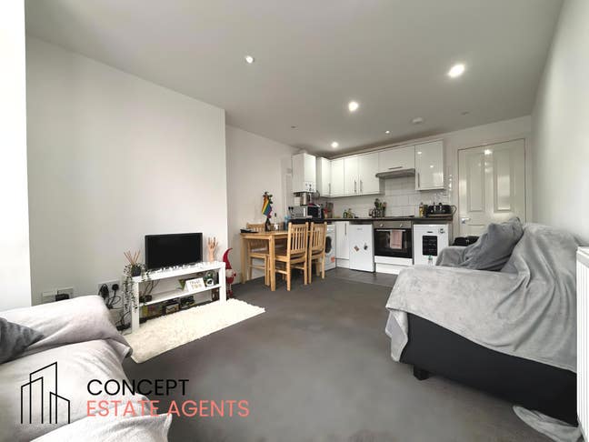 3 Bed 3 Bath flat on Haydons Road, Wimbledon, SW19 Main Photo