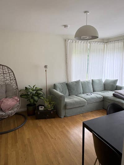 Double room available: short term let  Main Photo