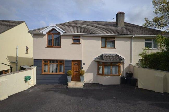 Double bedroom with en-suite in house share Main Photo