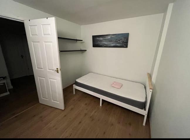 Room near Garston Station Main Photo