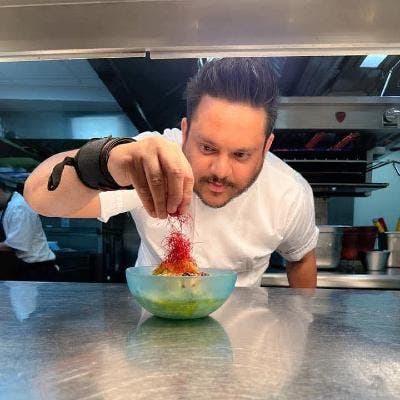 Looking for single room. Main Photo