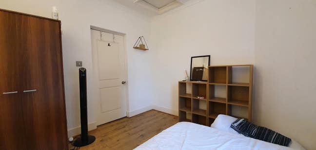 Double Room available - Tooting Broadway 10 mins Main Photo