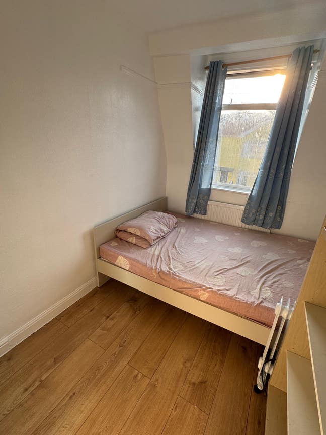 Semi Double room Main Photo