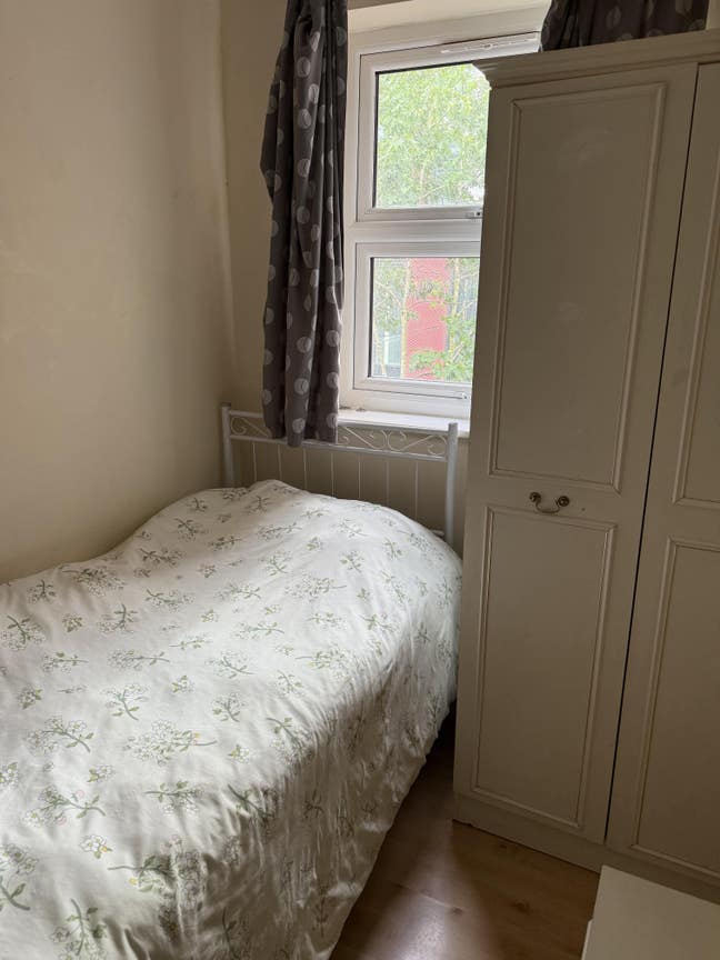 1 single room available Main Photo