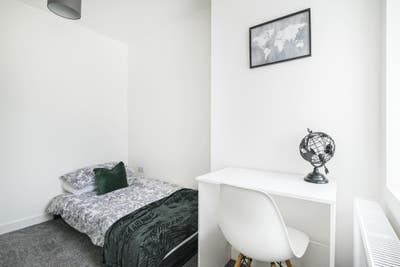 Amazing En Suite Room Available in Bromley Main Photo