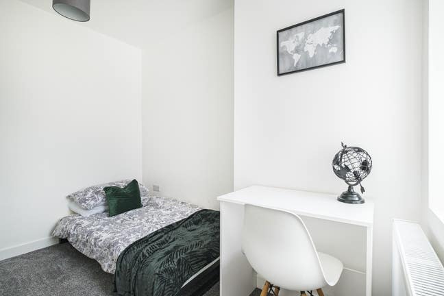 Amazing En Suite Room Available in Bromley Main Photo