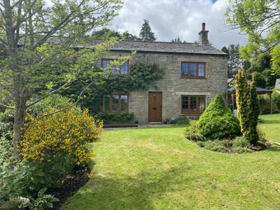 Rooms available in quiet area Main Photo