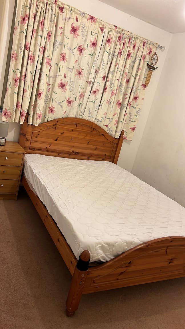 Double Room Bills Included in Quiet Area  Main Photo