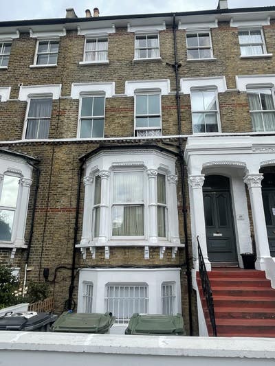 Cosy studio in Stockwell(Council tax & water inc) Main Photo