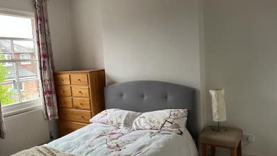 Short let, double in friendly, professional house Main Photo