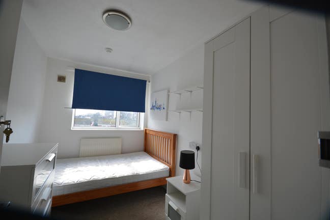 Double Bedroom in House Share - All Bills Incl Main Photo