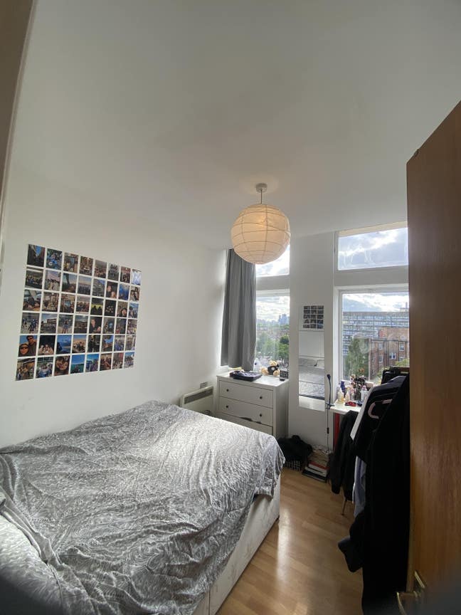 Double bedroom Ensuite Bathroom  Main Photo