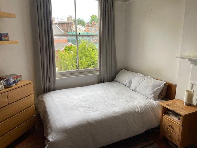 Large sunny room in Highgate Main Photo