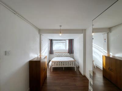 Surbiton Double Room To Rent Main Photo