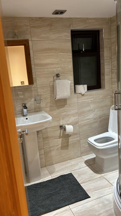 Room with private en-suite  Main Photo