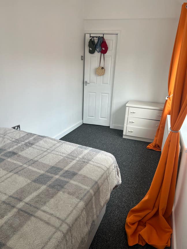Excellent Rooms to rent in Crewe Main Photo