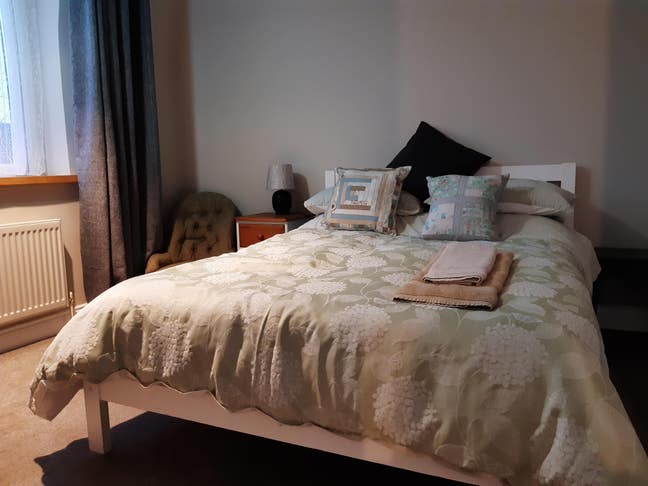 HPC worker sought for double room in modern home Main Photo