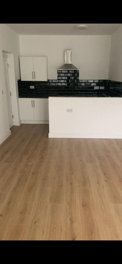 Lovely modern 1 bed studio near Ashby High street Main Photo