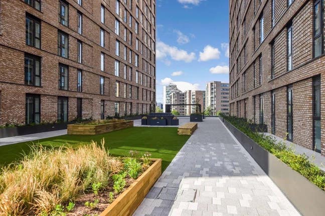 Luxury Flat right next to tram stop and city!!! Main Photo