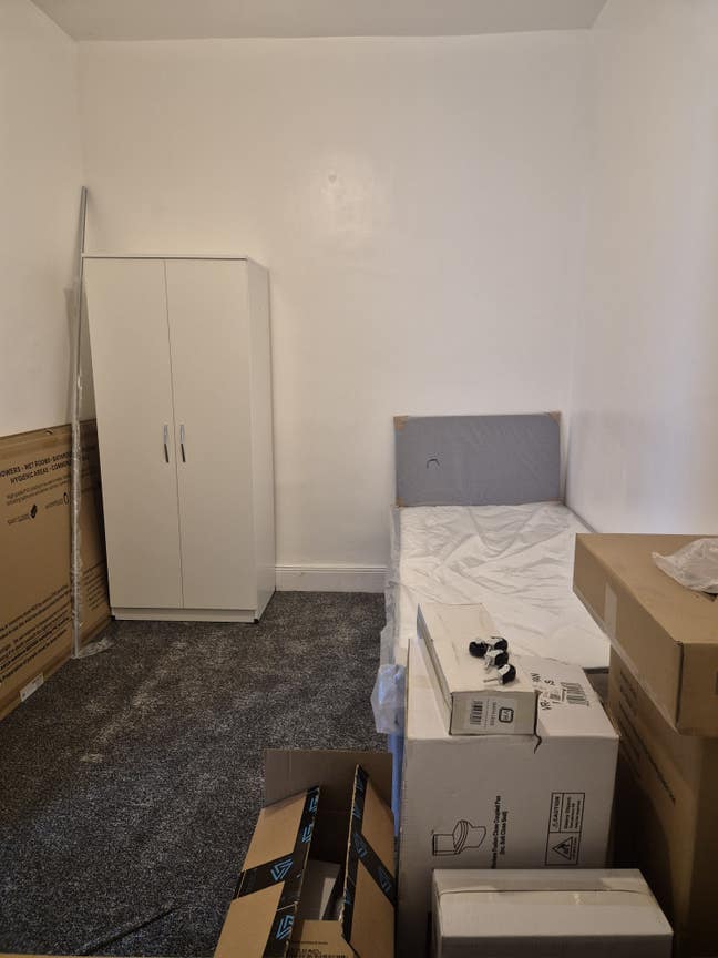 Large single room  Main Photo