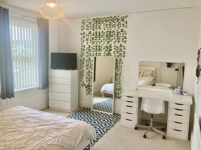 Double Room,Whitchurch king sized bed own bathroom Main Photo