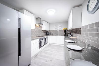 Lovely Double Ensuite Bedrooms in Oldham 🚿🏠 Main Photo