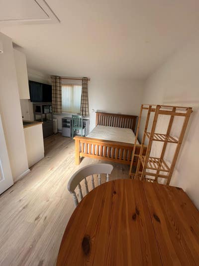 1 bed annex available in staplegrove  Main Photo