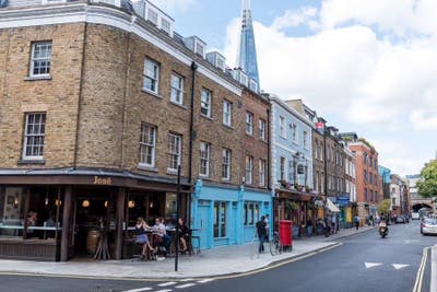 🌞Bright,South-facing Duplex with Cute Dog 🐕‍🦺 Main Photo