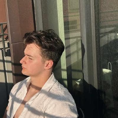 Looking for a buddy up Main Photo