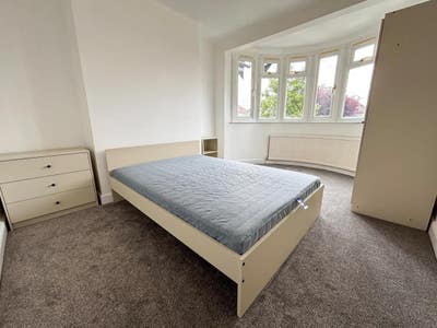 Premium Double Room in Harrow  Main Photo