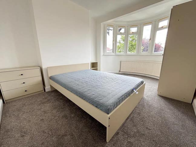 Premium Double Room in Harrow  Main Photo