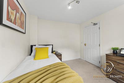 Cozy Double Bedroom in Brickstead Road PE7  ⭐️ Main Photo