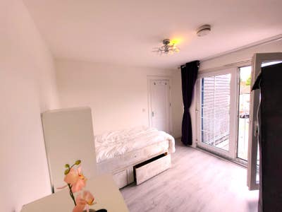  New Double Room-NWP Hospital 5 Mins from Station Main Photo