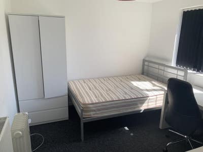 NR4 Rooms Easy Access To A11 & Shopping Centre  Main Photo