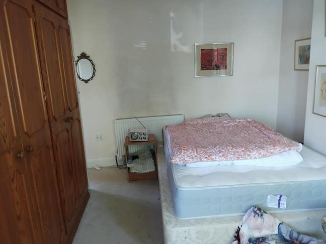 1 Beautiful Room in.  Quiet Home  Main Photo