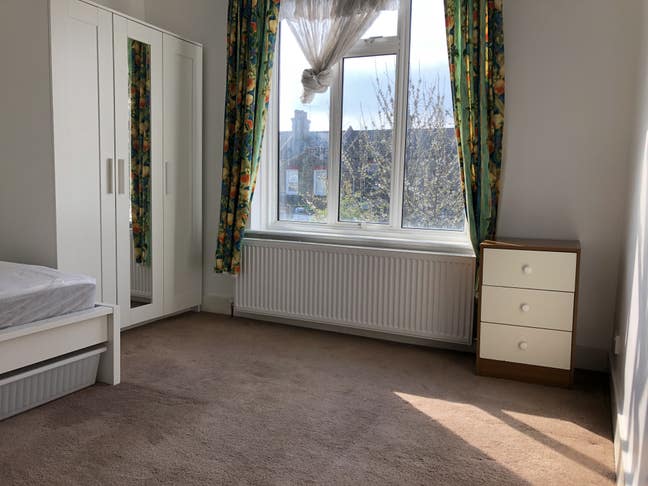 Single&Double Rooms@£650/750All Bills Inc.   Main Photo