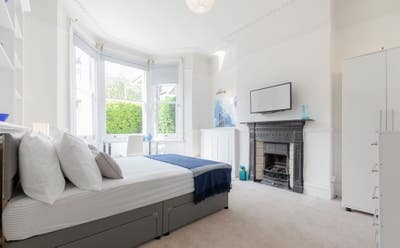 Large Double | Bills + Cleaner Inc | Clapham South Main Photo