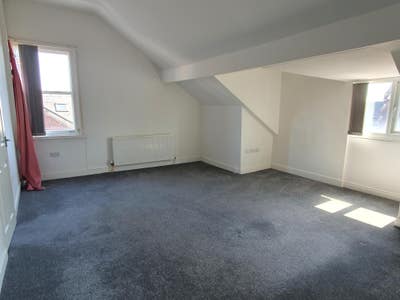 Very Spacious Apartment, City Centre (DN1) Main Photo